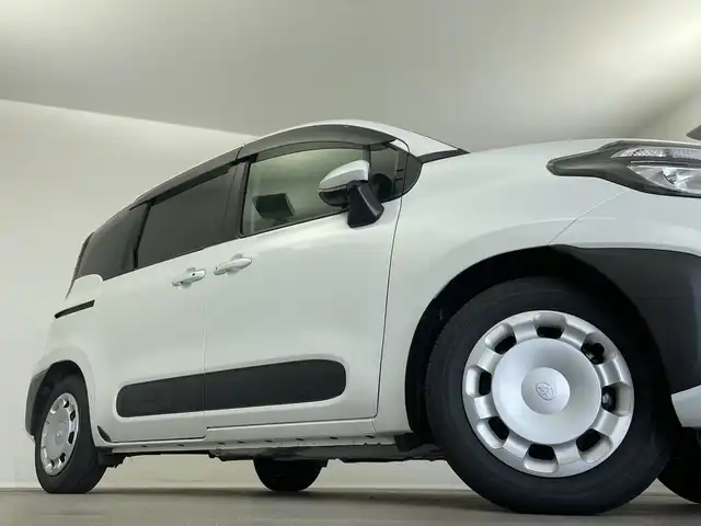 トヨタ シエンタ ハイブリッド G 新潟県 2024(令6)年 1.4万km プラチナホワイトパールマイカ 純正メモリナビ/フルセグTV/全方位カメラ/両側パワースライドドア/前席シートヒーター/純正15インチアルミホイール/ハンドルヒーター/前後コーナーセンサー/純正フロアマット/純正ETC2.0/スマートキー/レーダークルーズコントロール