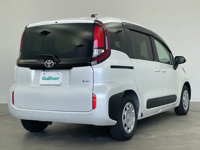 トヨタ シエンタ ハイブリッド G 新潟県 2024(令6)年 1.4万km プラチナホワイトパールマイカ 純正メモリナビ/フルセグTV/全方位カメラ/両側パワースライドドア/前席シートヒーター/純正15インチアルミホイール/ハンドルヒーター/前後コーナーセンサー/純正フロアマット/純正ETC2.0/スマートキー/レーダークルーズコントロール