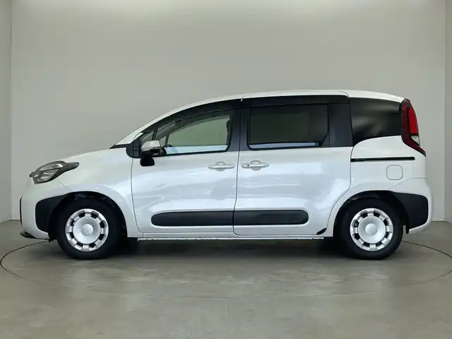 トヨタ シエンタ ハイブリッド G 新潟県 2024(令6)年 1.4万km プラチナホワイトパールマイカ 純正メモリナビ/フルセグTV/全方位カメラ/両側パワースライドドア/前席シートヒーター/純正15インチアルミホイール/ハンドルヒーター/前後コーナーセンサー/純正フロアマット/純正ETC2.0/スマートキー/レーダークルーズコントロール