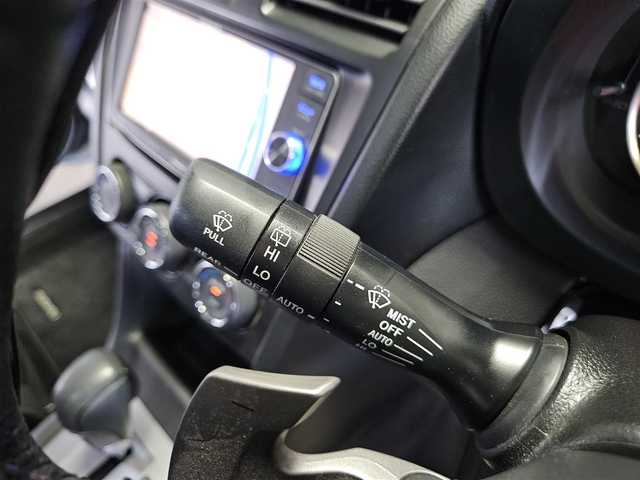 スバル インプレッサ ＸＶ 2．0i－L アイサイト 島根県 2013(平25)年 7.1万km デザートカーキ 4WD/カロッツェリアナビ/　(Bluetooth/CD/DVD)/フルセグTV/バックカメラ/ビルトインETC/全車速追従機能付クルーズコントロール/アイサイトver2/・プリクラッシュブレーキ/・AT誤発進抑制制御/・ふらつき警報/・車線逸脱警報/・先行車発進お知らせ機能/HIDヘッドランプ/オートライト/オートエアコン/パドルシフト/運転席パワーシート/純正17インチアルミホイール/キーレスアクセス/プッシュスタート/禁煙車