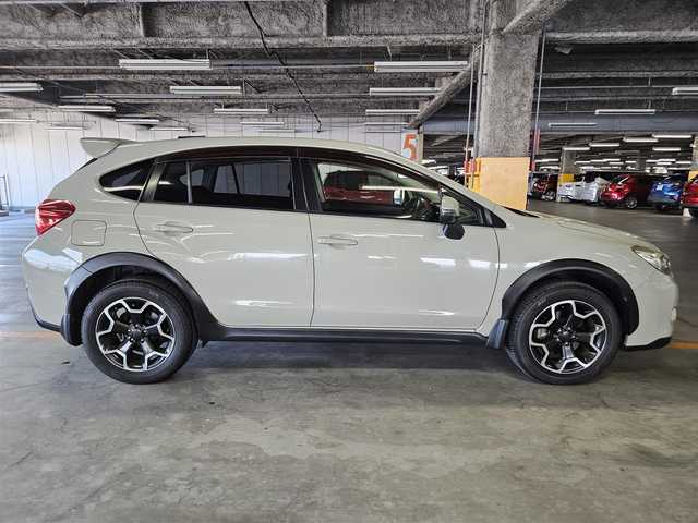 スバル インプレッサ ＸＶ 2．0i－L アイサイト 島根県 2013(平25)年 7.1万km デザートカーキ 4WD/カロッツェリアナビ/　(Bluetooth/CD/DVD)/フルセグTV/バックカメラ/ビルトインETC/全車速追従機能付クルーズコントロール/アイサイトver2/・プリクラッシュブレーキ/・AT誤発進抑制制御/・ふらつき警報/・車線逸脱警報/・先行車発進お知らせ機能/HIDヘッドランプ/オートライト/オートエアコン/パドルシフト/運転席パワーシート/純正17インチアルミホイール/キーレスアクセス/プッシュスタート/禁煙車