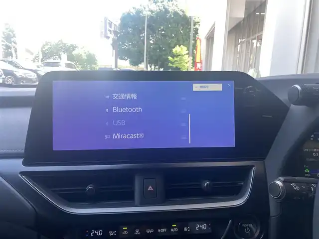 レクサス ＵＸ 250h バージョンC 千葉県 2022(令4)年 0.9万km ソニッククォーツ 純正ナビ(AM/FM/BT/USB/miracast/フルセグ)/バックカメラ/ETC2.0/パワーシート(D/N)/シートヒーター(D/N)/ハンドルヒーター/LTA/レーダークルーズコントロール/前後ドラレコ/パワーバックドア/パドルシフト/レザーシート(合皮)/純正フロアマット/スペアキー