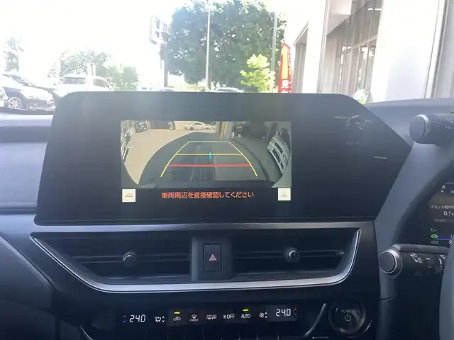 レクサス ＵＸ 250h バージョンC 千葉県 2022(令4)年 0.9万km ソニッククォーツ 純正ナビ(AM/FM/BT/USB/miracast/フルセグ)/バックカメラ/ETC2.0/パワーシート(D/N)/シートヒーター(D/N)/ハンドルヒーター/LTA/レーダークルーズコントロール/前後ドラレコ/パワーバックドア/パドルシフト/レザーシート(合皮)/純正フロアマット/スペアキー