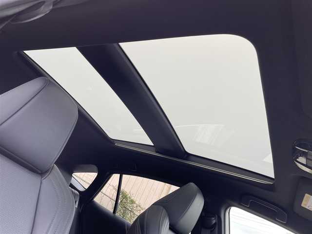 トヨタ ハリアー ハイブリッド Z レザーパッケージ 東京都 2020(令2)年 2.8万km ブラック パノラマルーフ/トヨタセーフティセンス/純正コネクトナビ/パノラミックビューモニター/デジタルインナーミラー/シートエアコン/シートヒーター/パワーシート/電動リアゲート/ＥＴＣ/スマートキー