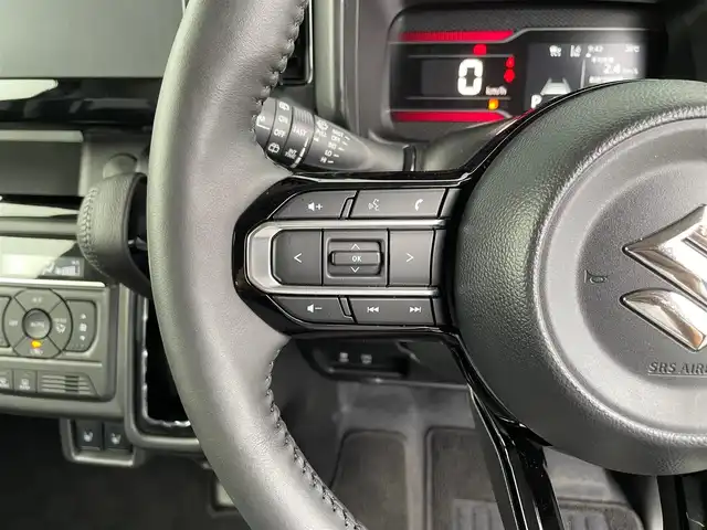 スズキ スペーシア カスタム HYBRID XS 鹿児島県 2024(令6)年 0.2万km ピュアホワイトパール/ブラック2トーン セーフティサポート/オーディオレス/追従機能付きクルーズコントロール/両側パワースライドドア/LEDオートライト/純正15インチアルミホイール/シートヒーター/ステアリングヒーター/オートエアコン/サーキュレーター/ハーフレザーシート/パーソナルテーブル/アームレスト/6スピーカー/USB電源ソケット/スマートキー