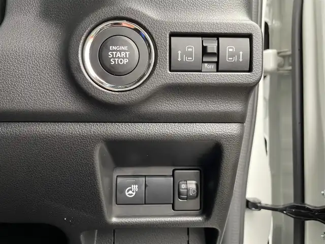 スズキ スペーシア カスタム HYBRID XS 鹿児島県 2024(令6)年 0.2万km ピュアホワイトパール/ブラック2トーン セーフティサポート/オーディオレス/追従機能付きクルーズコントロール/両側パワースライドドア/LEDオートライト/純正15インチアルミホイール/シートヒーター/ステアリングヒーター/オートエアコン/サーキュレーター/ハーフレザーシート/パーソナルテーブル/アームレスト/6スピーカー/USB電源ソケット/スマートキー