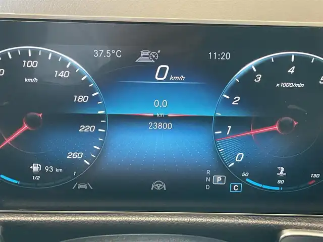 メルセデス・ベンツ ＧＬＢ２５０ 4マチック スポーツ 熊本県 2020(令2)年 2.4万km デジタルホワイト ・スマートキー/・プッシュスタート/・アクティブステアリングアシスト/・DSR/・道路標識アシスト/・アクティブレーンキーピングアシスト/・アクティブブレーキアシスト/・アテンションアシスト/・ブラインドスポットモニター/・レーンチェンジアシスト/・インテリジェントライトシステム/・クルーズコントロール(追従式)/・黒革シート/・前席パワーシート/・前席シートヒーター /・純正HDDナビ/　【Bluetooth・USB・AppleCarPlay・AndroidAuto】/・フルセグTV/・全方位カメラ/・ETC2.0/・ドライブレコーダー(前方録画)/・パワーバックドア/・LEDヘッドランプ/・純正マット/・保証書/取説