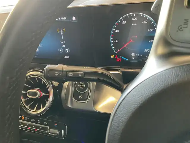メルセデス・ベンツ ＧＬＢ２５０ 4マチック スポーツ 熊本県 2020(令2)年 2.4万km デジタルホワイト ・スマートキー/・プッシュスタート/・アクティブステアリングアシスト/・DSR/・道路標識アシスト/・アクティブレーンキーピングアシスト/・アクティブブレーキアシスト/・アテンションアシスト/・ブラインドスポットモニター/・レーンチェンジアシスト/・インテリジェントライトシステム/・クルーズコントロール(追従式)/・黒革シート/・前席パワーシート/・前席シートヒーター /・純正HDDナビ/　【Bluetooth・USB・AppleCarPlay・AndroidAuto】/・フルセグTV/・全方位カメラ/・ETC2.0/・ドライブレコーダー(前方録画)/・パワーバックドア/・LEDヘッドランプ/・純正マット/・保証書/取説