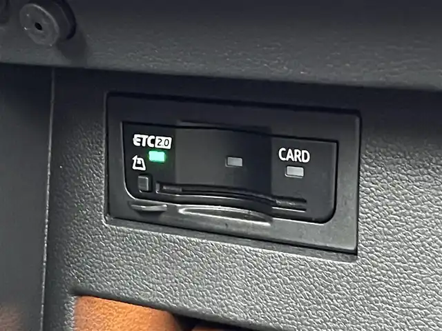 フォルクスワーゲン ＶＷ Ｔ－ロック TDI ブラックスタイル 三重県 2024(令6)年 1.7万km パールグレーM 純正ナビ　/ＡＣＣ　/ブラインドスポット　/ｉＱＬｉｇｈｔ　/半革　/Ｂｌｕｅｔｏｏｔｈ　/ｃａｒｐｌａｙ　/ＥＴＣ　/前後ドラレコ　/純正１８インチＡＷ　/パワーテールゲート　/デジタルコックピット　/ワイヤレスチャージ