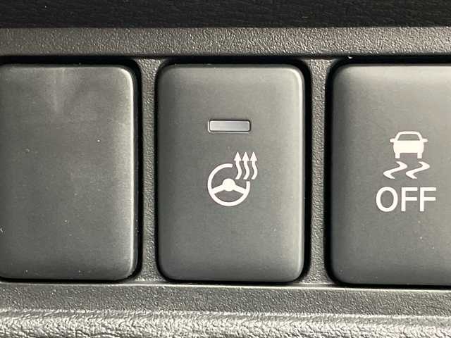 三菱 デリカＤ：５ シャモニー 群馬県 2025(令7)年 0.1千km グラファイトグレーメタリック/ブラックマイカ 登録済未使用車（登録時走行距離:１６km）/後側方車両検知警報システム/ハンドルヒーター/パドルシフト/革巻きハンドル/ステアリングスイッチ/バニティミラー/純正１８インチアルミホイール/シートヒーターヒーター