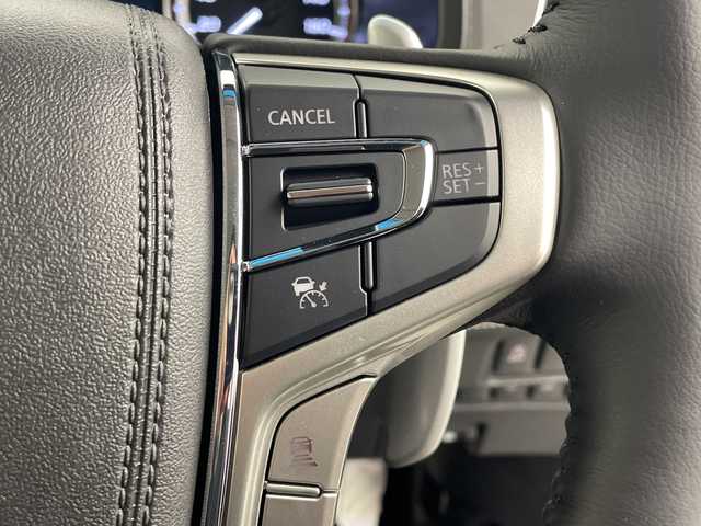 三菱 デリカＤ：５ シャモニー 群馬県 2025(令7)年 0.1千km グラファイトグレーメタリック/ブラックマイカ 登録済未使用車（登録時走行距離:１６km）/後側方車両検知警報システム/ハンドルヒーター/パドルシフト/革巻きハンドル/ステアリングスイッチ/バニティミラー/純正１８インチアルミホイール/シートヒーターヒーター