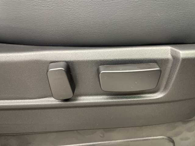 三菱 デリカＤ：５ シャモニー 群馬県 2025(令7)年 0.1千km グラファイトグレーメタリック/ブラックマイカ 登録済未使用車（登録時走行距離:１６km）/後側方車両検知警報システム/ハンドルヒーター/パドルシフト/革巻きハンドル/ステアリングスイッチ/バニティミラー/純正１８インチアルミホイール/シートヒーターヒーター