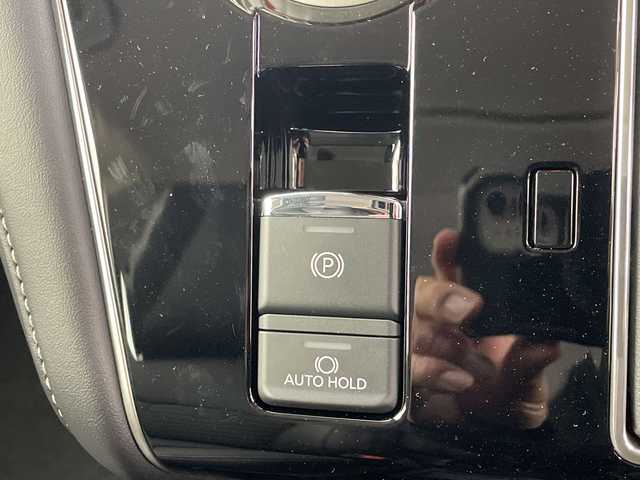 三菱 デリカＤ：５ シャモニー 群馬県 2025(令7)年 0.1千km グラファイトグレーメタリック/ブラックマイカ 登録済未使用車（登録時走行距離:１６km）/後側方車両検知警報システム/ハンドルヒーター/パドルシフト/革巻きハンドル/ステアリングスイッチ/バニティミラー/純正１８インチアルミホイール/シートヒーターヒーター