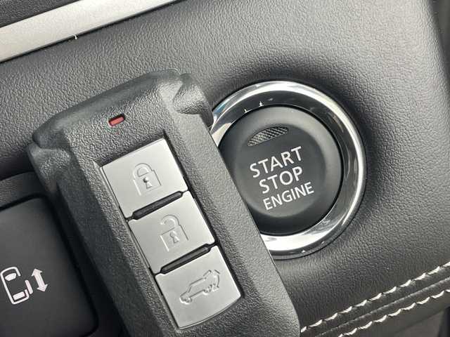 三菱 デリカＤ：５ シャモニー 群馬県 2025(令7)年 0.1千km グラファイトグレーメタリック/ブラックマイカ 登録済未使用車（登録時走行距離:１６km）/後側方車両検知警報システム/ハンドルヒーター/パドルシフト/革巻きハンドル/ステアリングスイッチ/バニティミラー/純正１８インチアルミホイール/シートヒーターヒーター