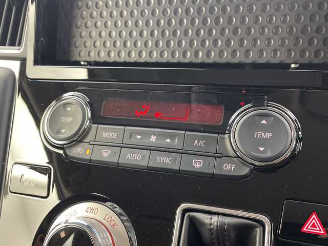 三菱 デリカＤ：５ シャモニー 群馬県 2025(令7)年 0.1千km グラファイトグレーメタリック/ブラックマイカ 登録済未使用車（登録時走行距離:１６km）/後側方車両検知警報システム/ハンドルヒーター/パドルシフト/革巻きハンドル/ステアリングスイッチ/バニティミラー/純正１８インチアルミホイール/シートヒーターヒーター