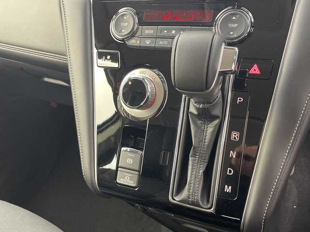 三菱 デリカＤ：５ シャモニー 群馬県 2025(令7)年 0.1千km グラファイトグレーメタリック/ブラックマイカ 登録済未使用車（登録時走行距離:１６km）/後側方車両検知警報システム/ハンドルヒーター/パドルシフト/革巻きハンドル/ステアリングスイッチ/バニティミラー/純正１８インチアルミホイール/シートヒーターヒーター