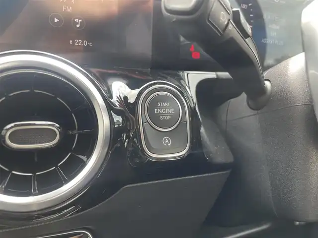 メルセデス・ベンツ Ｂ２００ｄ AMGライン 栃木県 2021(令3)年 2.1万km デジタルホワイト レーダーセーフティpkg /純正ナビ /( AM FM Bluetooth )/フルセグTV /全周囲カメラ /ヘッドアップディスプレイ /レーダークルーズコントロール /パドルシフト /シートヒーター /パワーバックドア /プッシュスタート/ETC /LED