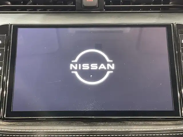 日産 キックス X 愛知県 2021(令3)年 6万km ブリリアントホワイトパール 純正9インチナビ/（AM/FM/フルセグTV/DVD)/衝突軽減装置/プロパイロット/全方位カメラ/禁煙車/クリアランスソナー/純正17AW/LEDヘッドライト/デジタルインナーミラー/キーレス・スマートキー/ハーフレザーシート/ドライブレコーダー/ビルトインETC2.0/オートリトラウィンカーミラー/プッシュスタート