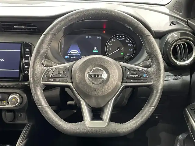 日産 キックス X 愛知県 2021(令3)年 6万km ブリリアントホワイトパール 純正9インチナビ/（AM/FM/フルセグTV/DVD)/衝突軽減装置/プロパイロット/全方位カメラ/禁煙車/クリアランスソナー/純正17AW/LEDヘッドライト/デジタルインナーミラー/キーレス・スマートキー/ハーフレザーシート/ドライブレコーダー/ビルトインETC2.0/オートリトラウィンカーミラー/プッシュスタート