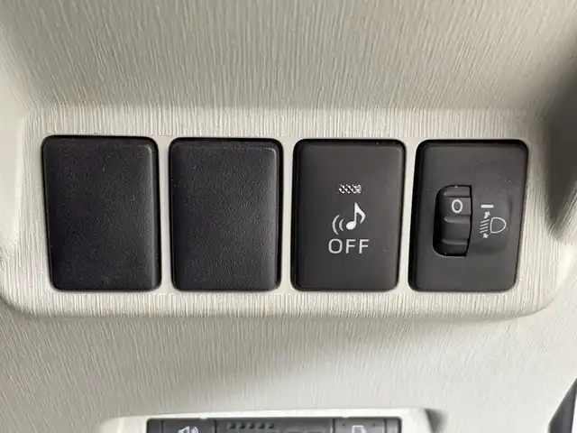 トヨタ プリウス α S 栃木県 2011(平23)年 4.7万km クリアストリームメタリック SDナビ/（ＣＤ/AUX/ワンセグＴＶ）/バックカメラ/コーナーセンサー/ETC/禁煙車/オートライト/HIDヘッドライト/横滑り防止装置/フォグランプ/スマートキー/プッシュスタート/ステアリングスイッチ/純正アルミホイール/純正フロアマット