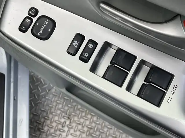 トヨタ プリウス α S 栃木県 2011(平23)年 4.7万km クリアストリームメタリック SDナビ/（ＣＤ/AUX/ワンセグＴＶ）/バックカメラ/コーナーセンサー/ETC/禁煙車/オートライト/HIDヘッドライト/横滑り防止装置/フォグランプ/スマートキー/プッシュスタート/ステアリングスイッチ/純正アルミホイール/純正フロアマット