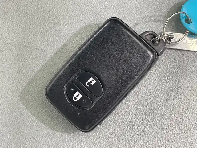 トヨタ プリウス α S 栃木県 2011(平23)年 4.7万km クリアストリームメタリック SDナビ/（ＣＤ/AUX/ワンセグＴＶ）/バックカメラ/コーナーセンサー/ETC/禁煙車/オートライト/HIDヘッドライト/横滑り防止装置/フォグランプ/スマートキー/プッシュスタート/ステアリングスイッチ/純正アルミホイール/純正フロアマット