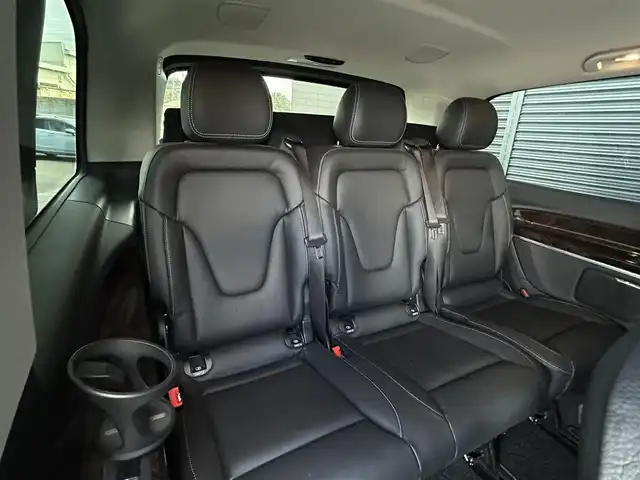 メルセデス・ベンツ Ｖ２２０ d アバンギャルド ロング 茨城県 2016(平28)年 2.8万km ロッククリスタルホワイト 両側ＰＷスライドドア　/全方位カメラ　/Ｂｕｒｍｅｓｔｅｒ/ＲＳＰ　/ＡＣＣ　/ＬＫＡ　/ＢＳＡ　/黒革　/シートヒーター　/Ｍ付パワーシート　/パワーテールゲート　/ナビ　/ＴＶ　/ＢＴ　/ＵＳＢ　/ＤＶＤ　/ＬＥＤ　/ＥＴＣ