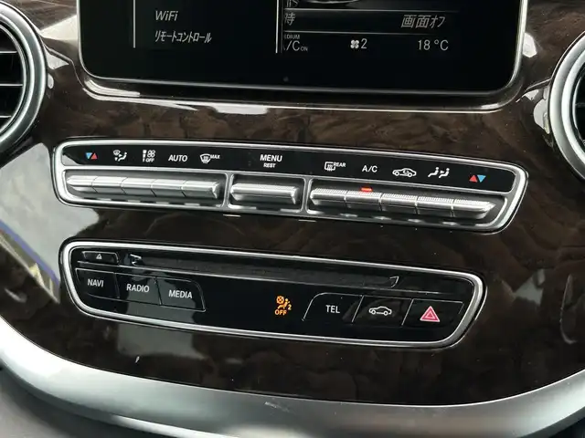 メルセデス・ベンツ Ｖ２２０ d アバンギャルド ロング 茨城県 2016(平28)年 2.8万km ロッククリスタルホワイト 両側ＰＷスライドドア　/全方位カメラ　/Ｂｕｒｍｅｓｔｅｒ/ＲＳＰ　/ＡＣＣ　/ＬＫＡ　/ＢＳＡ　/黒革　/シートヒーター　/Ｍ付パワーシート　/パワーテールゲート　/ナビ　/ＴＶ　/ＢＴ　/ＵＳＢ　/ＤＶＤ　/ＬＥＤ　/ＥＴＣ