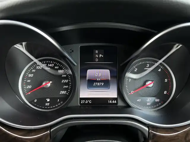 メルセデス・ベンツ Ｖ２２０ d アバンギャルド ロング 茨城県 2016(平28)年 2.8万km ロッククリスタルホワイト 両側ＰＷスライドドア　/全方位カメラ　/Ｂｕｒｍｅｓｔｅｒ/ＲＳＰ　/ＡＣＣ　/ＬＫＡ　/ＢＳＡ　/黒革　/シートヒーター　/Ｍ付パワーシート　/パワーテールゲート　/ナビ　/ＴＶ　/ＢＴ　/ＵＳＢ　/ＤＶＤ　/ＬＥＤ　/ＥＴＣ