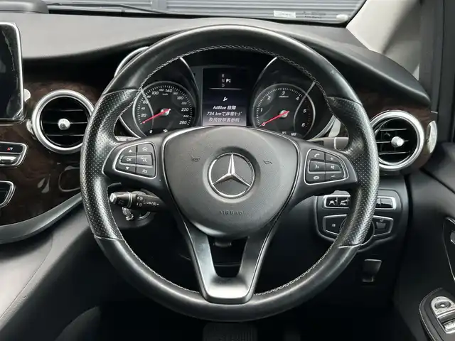 メルセデス・ベンツ Ｖ２２０ d アバンギャルド ロング 茨城県 2016(平28)年 2.8万km ロッククリスタルホワイト 両側ＰＷスライドドア　/全方位カメラ　/Ｂｕｒｍｅｓｔｅｒ/ＲＳＰ　/ＡＣＣ　/ＬＫＡ　/ＢＳＡ　/黒革　/シートヒーター　/Ｍ付パワーシート　/パワーテールゲート　/ナビ　/ＴＶ　/ＢＴ　/ＵＳＢ　/ＤＶＤ　/ＬＥＤ　/ＥＴＣ