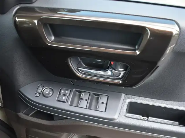 ホンダ Ｎ ＢＯＸ L 福岡県 2023(令5)年 0.4万km プレミアムアイボリーパールⅡ ホンダセンシング/レーダークルーズコントロール/ワンオーナー/社外ナビ(CN-HE02D)/フルセグTV/バックカメラ/両側パワースライドドア/前席シートヒーター/LEDヘッドライト/純正フロアマット/ドアバイザー