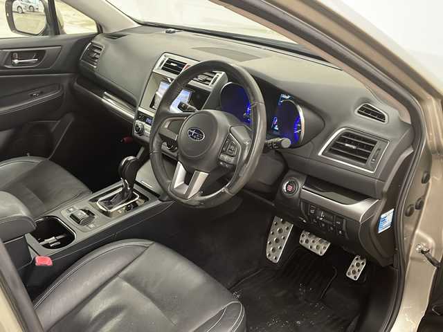 スバル アウトバック リミテッド 道央・札幌 2015(平27)年 8.9万km タングステンM /ワンオーナー//社外ナビ：MDV-Z711/（フルセグTV/Bluetooth/CD/DVD)//バックカメラ//ETC//アイサイトVer.3//プリクラッシュブレーキ//全車速追従機能付きクルーズコントロール//アクティブレーンキープアシスト//車線逸脱警報//ふらつき警報//先行車発進お知らせ//ハーフレザーシート//前席パワーシート（D席メモリ）//シートヒーター(運転席、助手席、後席)//パドルシフト//パワーバックドア//ヒルディセントコントロール//電動パーキング//LEDオートライト//電動格納ミラーウィンカー//純正１８インチアルミ//純正フロアマット//純正ドアバイザー//X-MODE//プッシュスタート//ISOFIX//横滑り防止装置//スペアキー