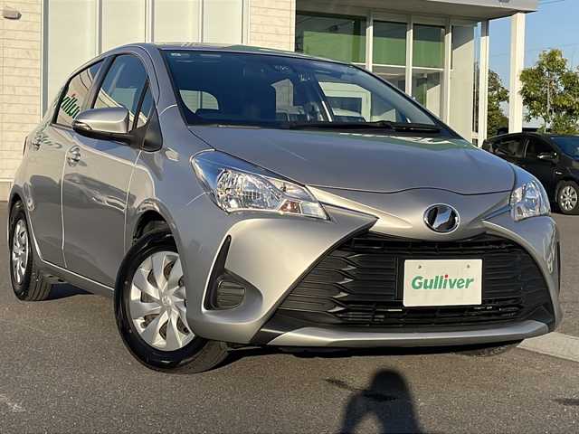 トヨタ ヴィッツ F 香川県 2017(平29)年 7.2万km シルバーM 純正ディーラーナビ（フルセグTV/CD/DVD/BT)/バックカメラ/ドライブレコーダー/純正フロアマット/オートマチックハイビーム/ビルトインETC/リモコンキー