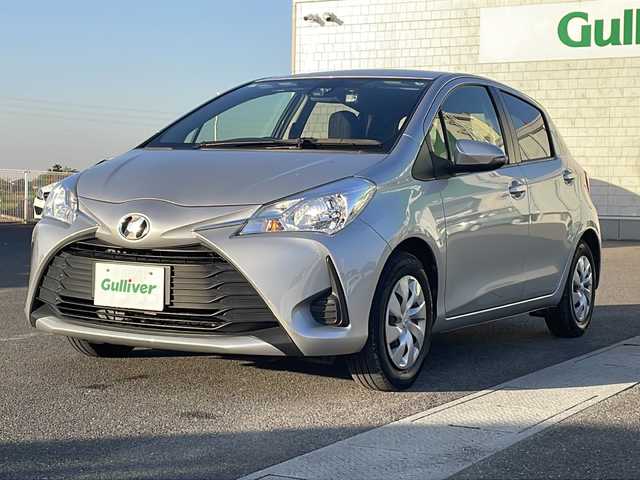 トヨタ ヴィッツ F 香川県 2017(平29)年 7.2万km シルバーM 純正ディーラーナビ（フルセグTV/CD/DVD/BT)/バックカメラ/ドライブレコーダー/純正フロアマット/オートマチックハイビーム/ビルトインETC/リモコンキー