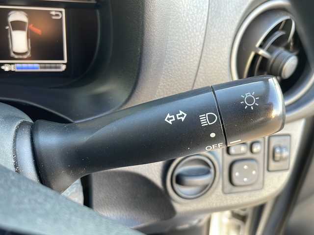 トヨタ ヴィッツ F 香川県 2017(平29)年 7.2万km シルバーM 純正ディーラーナビ（フルセグTV/CD/DVD/BT)/バックカメラ/ドライブレコーダー/純正フロアマット/オートマチックハイビーム/ビルトインETC/リモコンキー