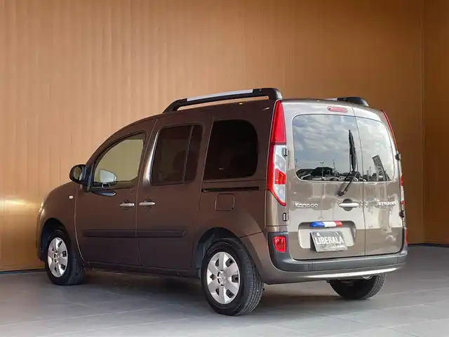 ルノー カングー ゼン 愛知県 2020(令2)年 5万km マロンショコラM ワンオーナー/社外メモリナビ/フルセグTV/バックカメラ/CD/DVD再生/Bluetooth/エコモード/ヘッドライトレベライザー/アイドリングストップ/キーレス/両側スライドドア/純正フロアマット/ドライブレコーダー