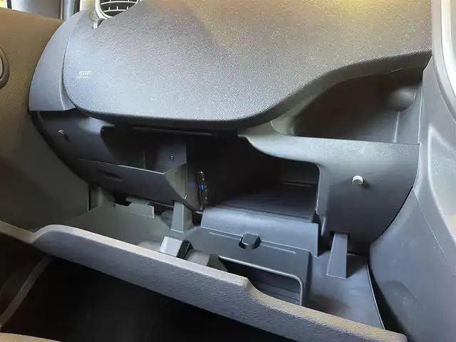 ルノー カングー ゼン 愛知県 2020(令2)年 5万km マロンショコラM ワンオーナー/社外メモリナビ/フルセグTV/バックカメラ/CD/DVD再生/Bluetooth/エコモード/ヘッドライトレベライザー/アイドリングストップ/キーレス/両側スライドドア/純正フロアマット/ドライブレコーダー