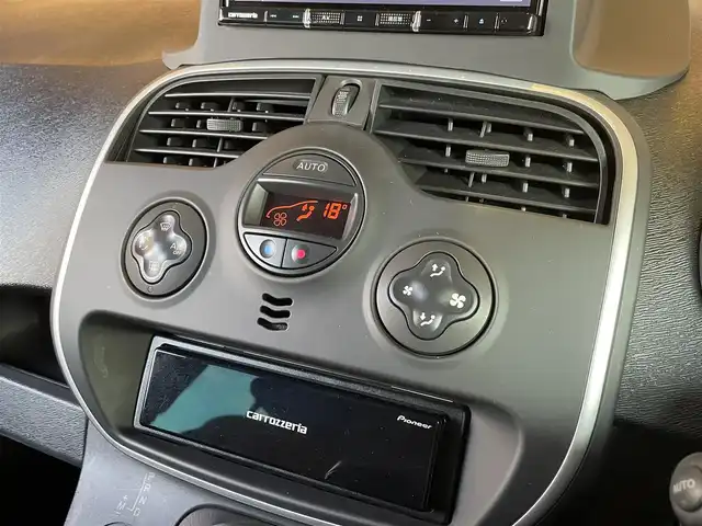 ルノー カングー ゼン 愛知県 2020(令2)年 5万km マロンショコラM ワンオーナー/社外メモリナビ/フルセグTV/バックカメラ/CD/DVD再生/Bluetooth/エコモード/ヘッドライトレベライザー/アイドリングストップ/キーレス/両側スライドドア/純正フロアマット/ドライブレコーダー