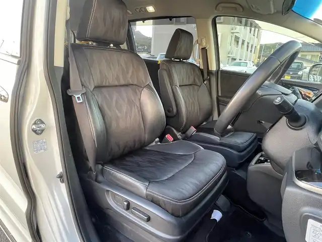 ホンダ オデッセイ ハイブリッド アブソルート・EXホンダセンジング 山口県 2018(平30)年 1.9万km プラチナホワイトパール 純正ディーラーOPナビ/（SD/フルセグ/DISC/USB/iPod/BT/ラジオ）/Apple Car Play/全方位カメラ/ハーフレザーシート/シートヒーター/エンジンスターター/前後ドライブレコーダー/ビルトインETC2.0/レーダークルーズコントロール/ブラインドスポットモニター/D/N席パワーシート/両側電動スライドドア/リヤオートエアコン/オートブレーキホールド/ドアバイザー/フォグライト/純正フロアマット/LEDヘッドライト