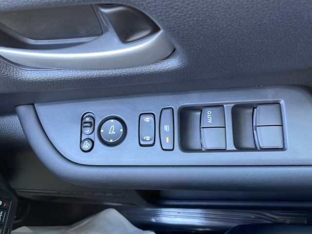 ホンダ フリード ハイブリット e:HEV AIR EX 山口県 2025(令7)年 0.1千km プラチナホワイトパール 登録済未使用車/純正9インチナビ/・applecarplay/・androidauto/・フルセグTV/・Bluetooth接続/アラウンドビューモニター/Honda SENSING/・衝突軽減ブレーキ/・踏み間違い衝突軽減システム/・急アクセル抑制機能/・路外逸脱抑制機能/・歩行者事故低減ステアリング/・渋滞追従機能付アダプティブクルーズコントロール/・車線維持支援システム/・トラフィックジャムアシスト/・先行車発進お知らせ機能/・アダプティブドライビングビーム/・標識認識機能/・ブラインドスポットインフォメーション/・後退出庫サポート/ハーフレザーシート/シートヒーター/USB入力端子/スマートキー/プッシュスタート/スペアキー1本/両側パワースライドドア/純正LEDライト/純正15インチアルミホイール/ウィンカーミラー/保証書/取り扱い説明書