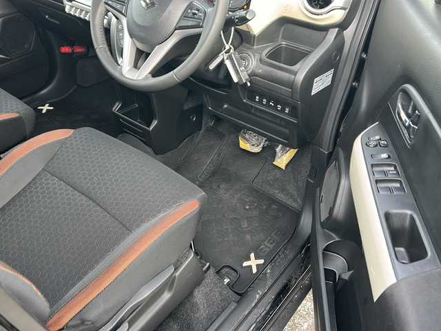 スズキ クロスビー HYBRID MZ 秋田県 2018(平30)年 8万km スーパーブラックパール 3トーンコーディネート 社外SDナビ/社外CD、DVD、BT、TV/バックカメラ、全方位カメラ/コーナーセンサー/純正16インチAW/社外AWスタッドレス積込み/スペアキー/４WD