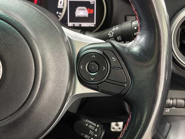 トヨタ ８６ GT 神奈川県 2017(平29)年 6万km クリスタルブラックシリカ ６速ＭＴ/社外７型ナビ(CN-RE05D)/(CD/DVD/SD/BT/フルセグTV)/Ｂカメラ/ＥＴＣ/ＬＥＤヘッドライト/フォグランプ/純正１７インチアルミホイール/プッシュスタート/スマートキー/新車時保証書/取扱説明書/スペアキー