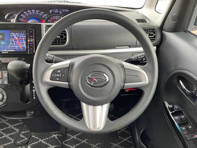 ダイハツ タント カスタム X SAⅡ 富山県 2015(平27)年 9.5万km パールホワイトⅢ (株)IDOMが運営する【じしゃロン富山店】の自社ローン対象車両になります。こちらは現金ご利用時の価格です。自社ローンご希望の方は別途その旨お申付け下さい。/ローダウン/ナビ/フルセグ/DVD/SD/Bluetooth/バックカメラ/ETC/スマートアシスト（衝突軽減）/横滑り防止/片側パワースライドドア/ハーフレザーシート/社外16インチアルミホイール/社外車高調/LEDライト/オートライト/プッシュスタート/スマートキー