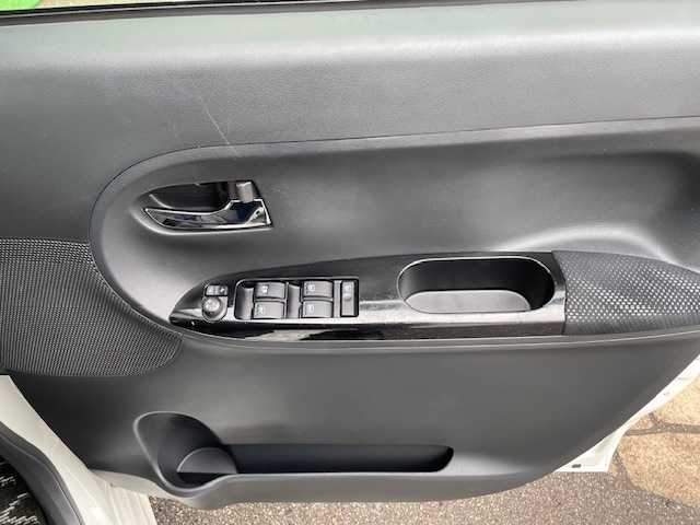 ダイハツ タント カスタム X SAⅡ 富山県 2015(平27)年 9.5万km パールホワイトⅢ (株)IDOMが運営する【じしゃロン富山店】の自社ローン対象車両になります。こちらは現金ご利用時の価格です。自社ローンご希望の方は別途その旨お申付け下さい。/ローダウン/ナビ/フルセグ/DVD/SD/Bluetooth/バックカメラ/ETC/スマートアシスト（衝突軽減）/横滑り防止/片側パワースライドドア/ハーフレザーシート/社外16インチアルミホイール/社外車高調/LEDライト/オートライト/プッシュスタート/スマートキー