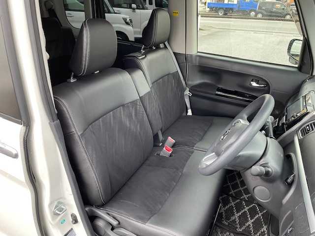 ダイハツ タント カスタム X SAⅡ 富山県 2015(平27)年 9.5万km パールホワイトⅢ (株)IDOMが運営する【じしゃロン富山店】の自社ローン対象車両になります。こちらは現金ご利用時の価格です。自社ローンご希望の方は別途その旨お申付け下さい。/ローダウン/ナビ/フルセグ/DVD/SD/Bluetooth/バックカメラ/ETC/スマートアシスト（衝突軽減）/横滑り防止/片側パワースライドドア/ハーフレザーシート/社外16インチアルミホイール/社外車高調/LEDライト/オートライト/プッシュスタート/スマートキー