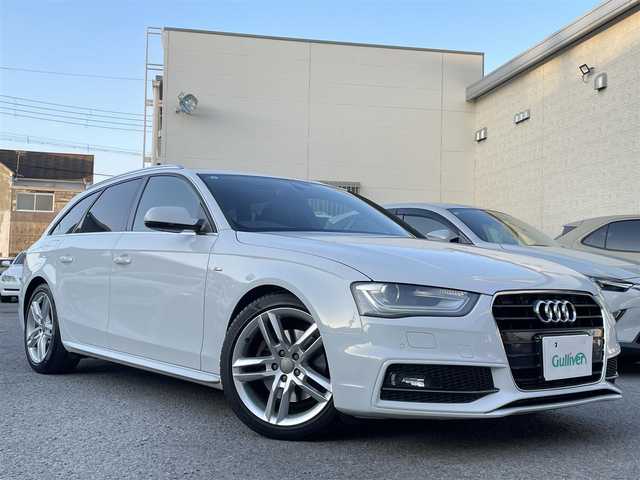アウディ Ａ４ アバント 2．0 TFSI 和歌山県 2013(平25)年 7万km パール Sラインパッケージ/純正メーカーナビ・フルセグTV・CD・DVD/　Bluetooth/バックカメラ/ハーフレザーシート/前席パワーシート/電動パーキングブレーキ/スマートキー/コーナーセンサー/保証書/取扱説明書