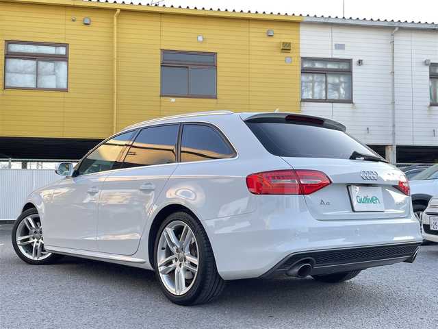 アウディ Ａ４ アバント 2．0 TFSI 和歌山県 2013(平25)年 7万km パール Sラインパッケージ/純正メーカーナビ・フルセグTV・CD・DVD/　Bluetooth/バックカメラ/ハーフレザーシート/前席パワーシート/電動パーキングブレーキ/スマートキー/コーナーセンサー/保証書/取扱説明書