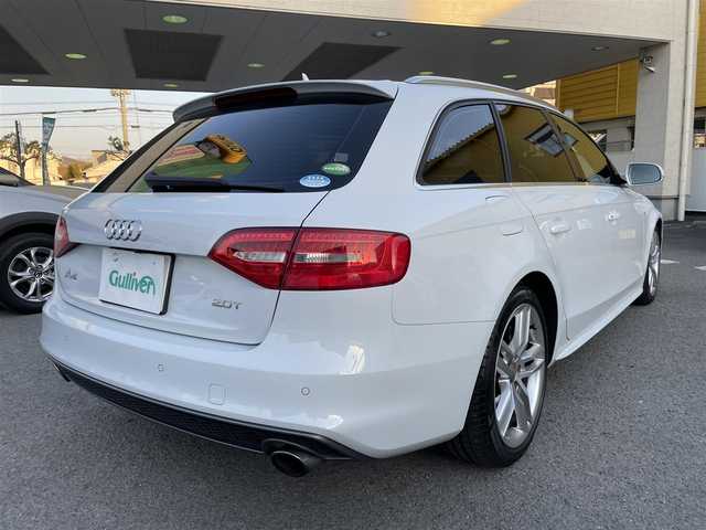 アウディ Ａ４ アバント 2．0 TFSI 和歌山県 2013(平25)年 7万km パール Sラインパッケージ/純正メーカーナビ・フルセグTV・CD・DVD/　Bluetooth/バックカメラ/ハーフレザーシート/前席パワーシート/電動パーキングブレーキ/スマートキー/コーナーセンサー/保証書/取扱説明書