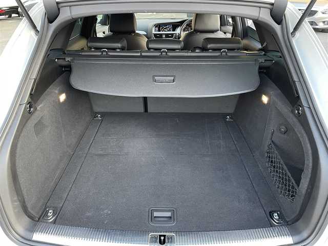 アウディ Ａ４ アバント 2．0 TFSI 和歌山県 2013(平25)年 7万km パール Sラインパッケージ/純正メーカーナビ・フルセグTV・CD・DVD/　Bluetooth/バックカメラ/ハーフレザーシート/前席パワーシート/電動パーキングブレーキ/スマートキー/コーナーセンサー/保証書/取扱説明書