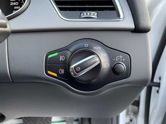 アウディ Ａ４ アバント 2．0 TFSI 和歌山県 2013(平25)年 7万km パール Sラインパッケージ/純正メーカーナビ・フルセグTV・CD・DVD/　Bluetooth/バックカメラ/ハーフレザーシート/前席パワーシート/電動パーキングブレーキ/スマートキー/コーナーセンサー/保証書/取扱説明書
